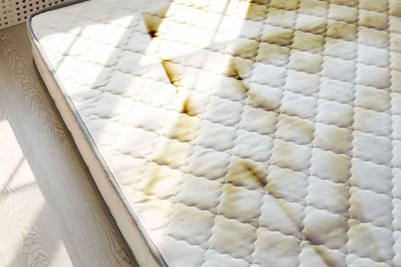 Why Do Mattress Toppers Turn Yellow? (EXPOSED) » Mattress Vela
