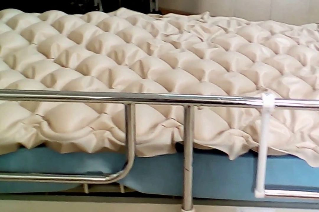 Air Mattresses for Bed Sores (Can They Really Help?) » Mattress Vela