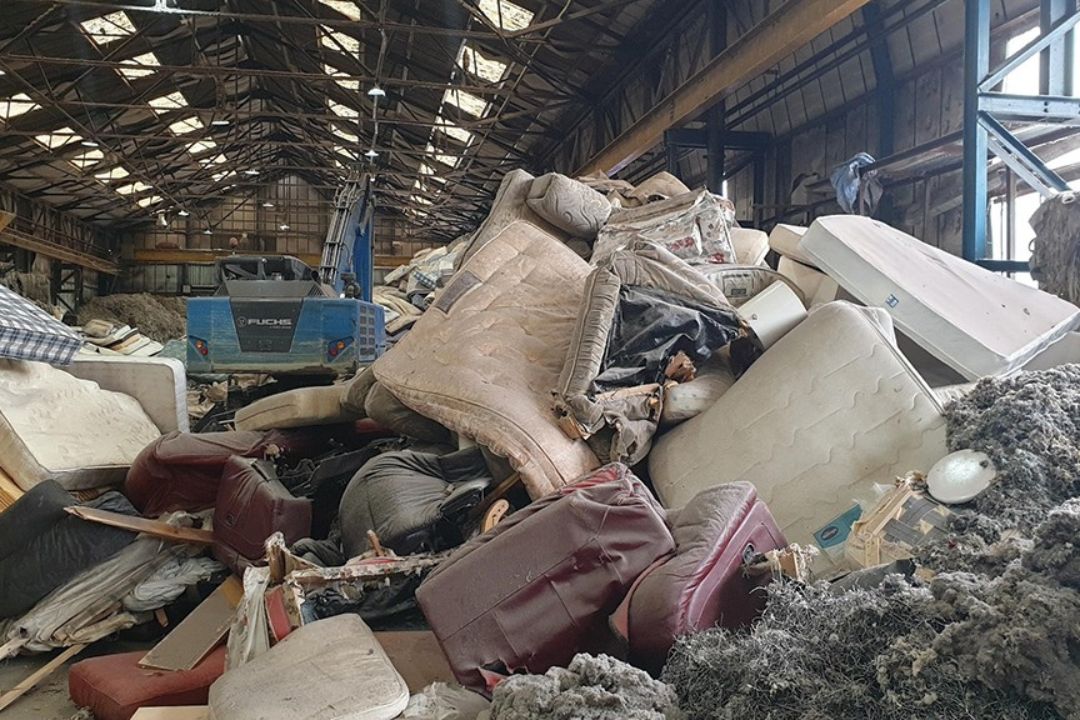 Will Waste Management Take a Mattress? (The Simple Answer!) » Mattress Vela