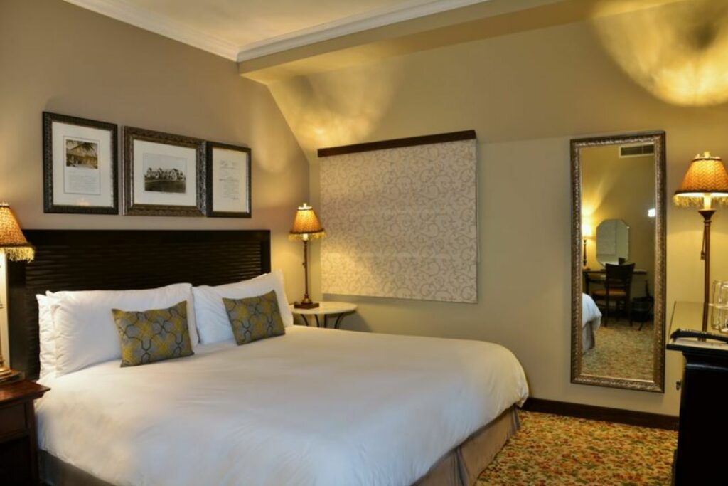 What Mattress Does Hilton Use? 2024 (Top 5 Mattress!)