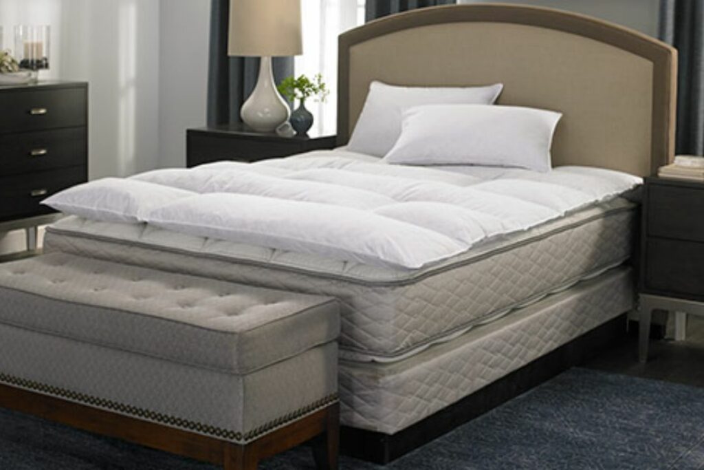 What Mattress Topper Does Hilton Use? (TOP 5 TOPPERS!) » Mattress Vela