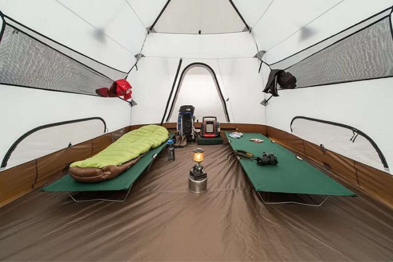 Camping Cot vs Air Mattress (Which is the Best Option?) » Mattress Vela