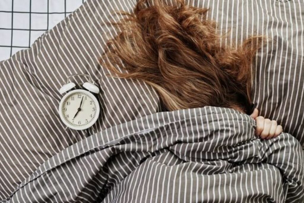 Can You Suffocate Under a Blanket? What You Need to Know! » Mattress Vela