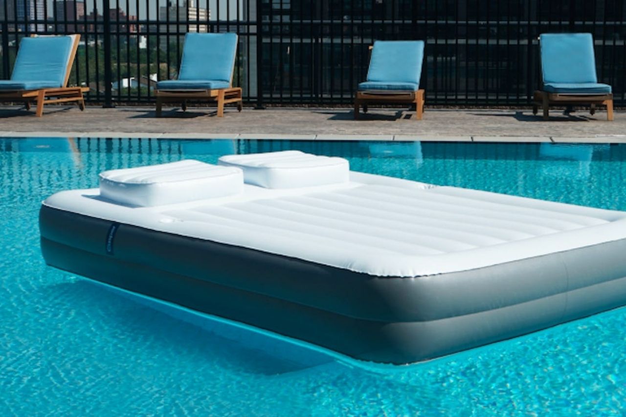 Can You Use an Air Mattress as a Pool Float? » Mattress Vela