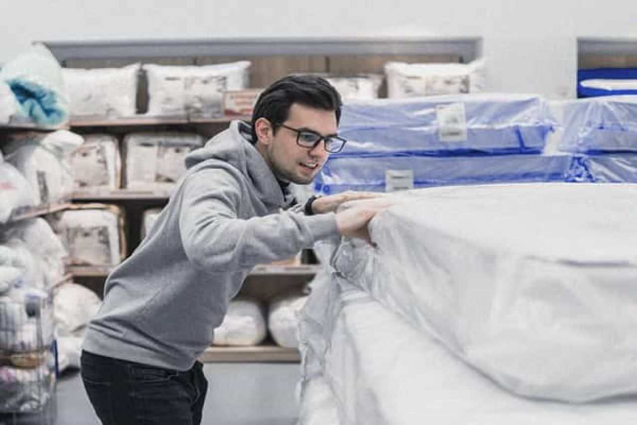 Should I Buy a Used Mattress? (Answer Might Surprise You!) » Mattress Vela