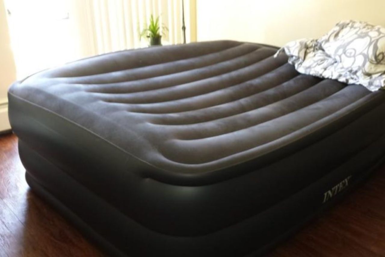 Why Does My Mattress Have a Bubble? Uncovering the Reasons » Mattress Vela