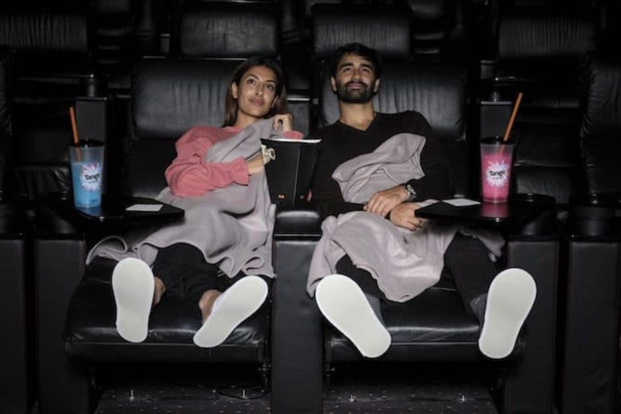 Can You Bring a Blanket to the Movies? (We Tried it Out!) » Mattress Vela