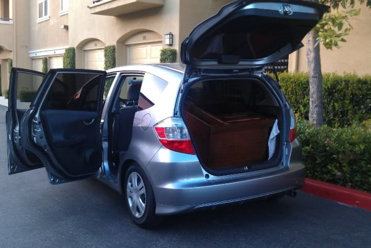 Can You Fit a Couch in a Honda Cr V? (We Tried it Out!) » Mattress Vela
