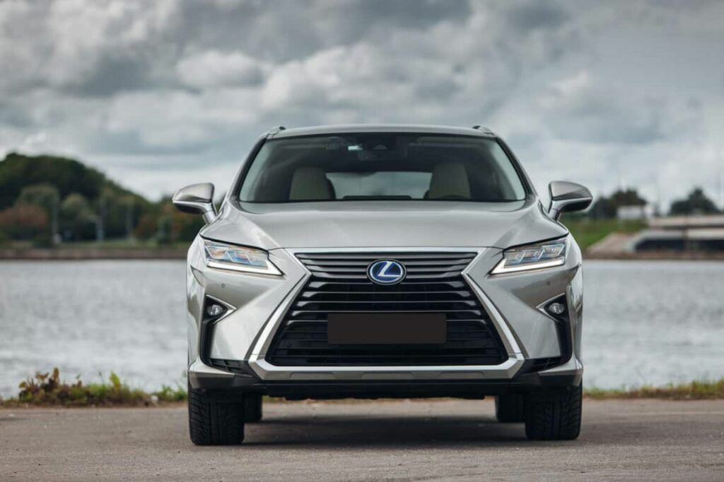 Can a Full Size Mattress Fit in a Lexus Rx 350? TESTED! » Mattress Vela